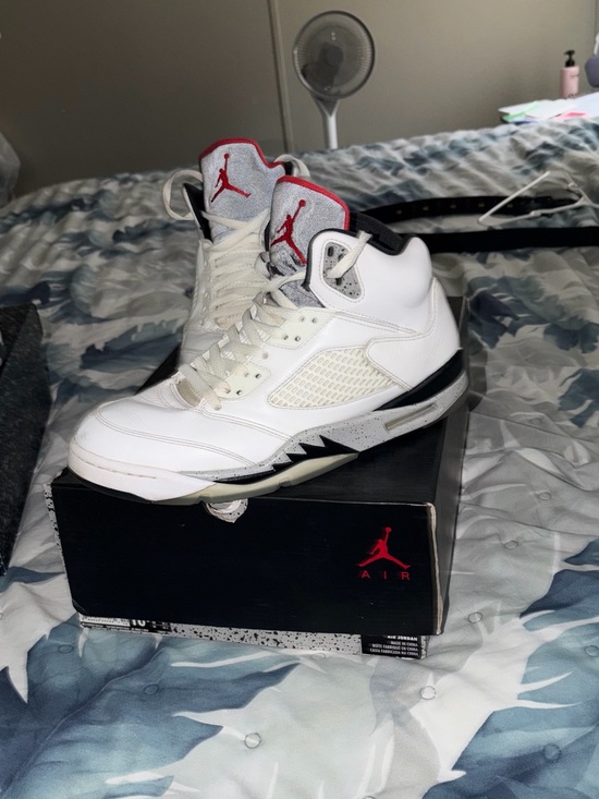 Jordan White Black Red Retro Basketball Sneakers